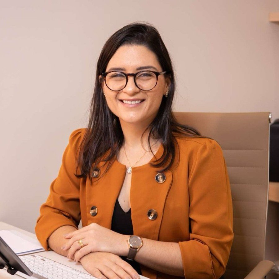 Dra. Lara Loiola, fisioterapeuta